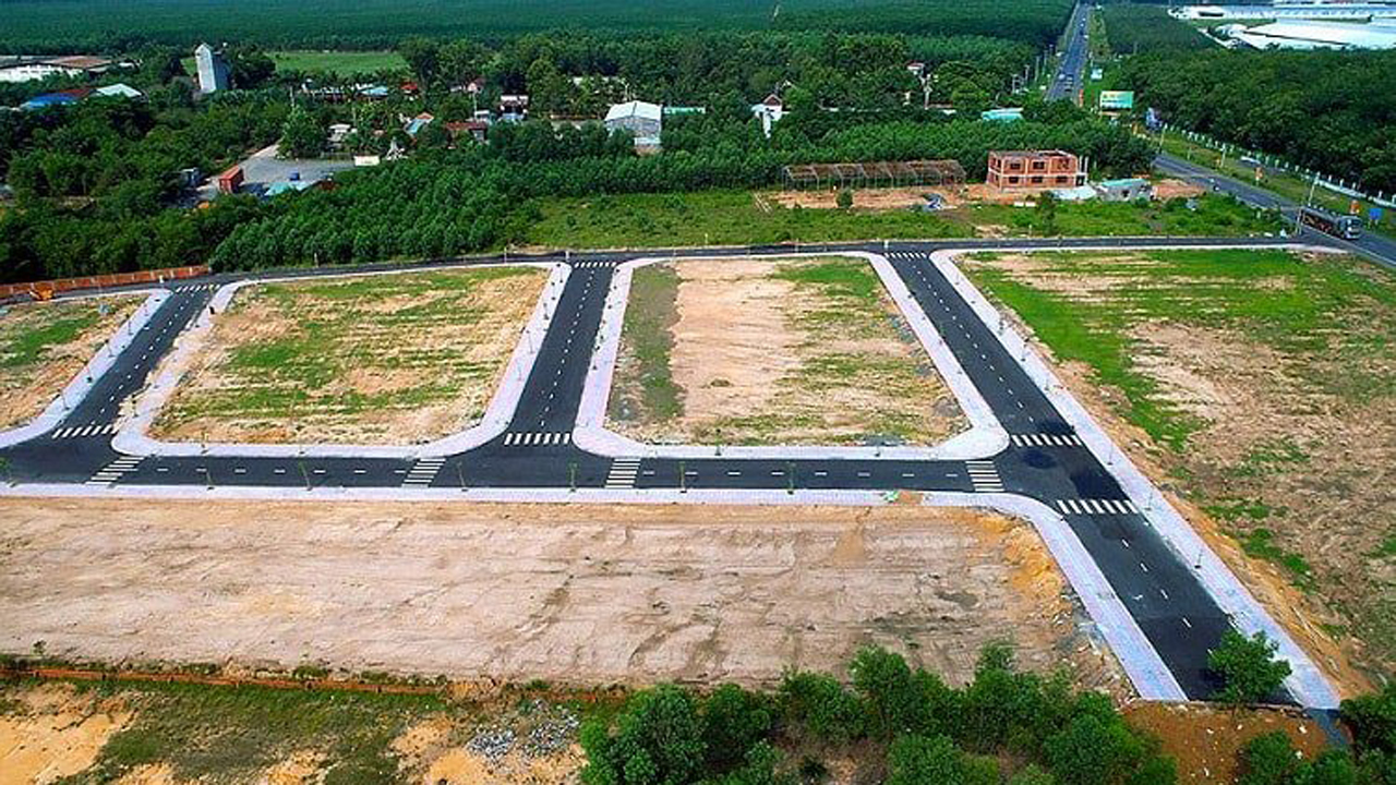 Nhà đầu tư tay ngang ôm đất giá không tưởng, chấp nhận cắt lỗ, bán tháo