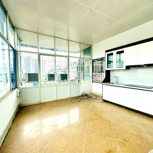 Bán tòa nhà phố Lạc Trung, vừa ở, vừa cho thuê văn phòng, diện tích 80m2, 7 tầng, thang máy